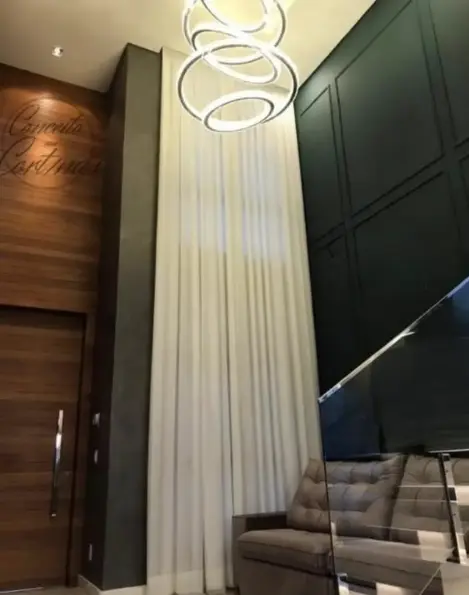 Hall de Entrada Sofisticado, Cortina Voil Dupla em Joinville, SC